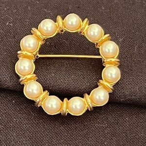 Vintage Pearl Brooch